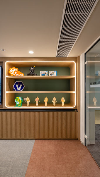 INNOVATION HUB, VSA, Kindergarten Design

Modern interior design of a vibrant school classroom by MAD Studio. The image features colorful desks and chairs arranged for collaborative learning, with bright wall decorations that enhance engagement. The design incorporates functional storage units, ample natural lighting, and inspiring educational materials. 